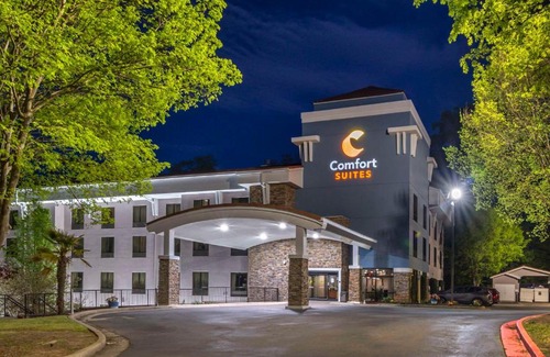 Town Center Hotel | Convenient Comfort Suites Near Kennesaw State University