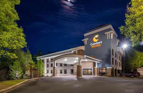 Town Center Hotel | Convenient Comfort Suites Near Kennesaw State University