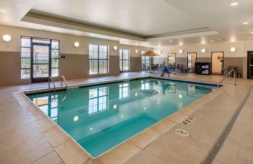 Broomfield Hotel | Discover Comfort Suites Broomfield-Boulder with Ocean Views