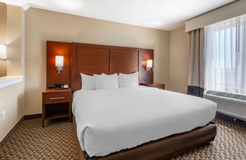 Broomfield Hotel | Discover Comfort Suites Broomfield-Boulder with Ocean Views