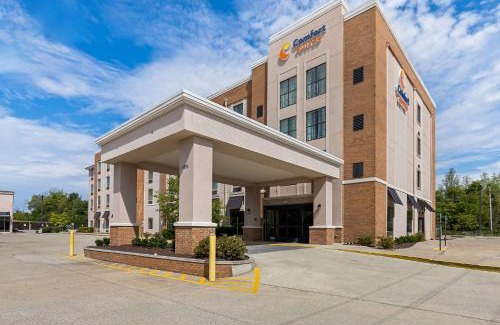 Kedron Hotel | Comfort Suites: Family-Friendly Stay with Pool and Breakfast