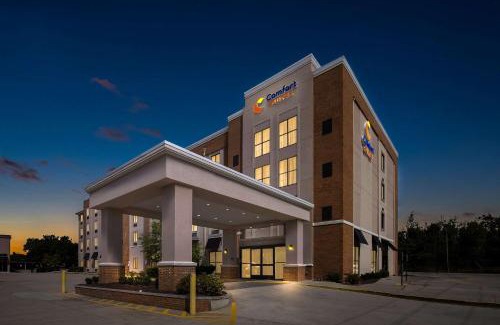Kedron Hotel | Comfort Suites: Family-Friendly Stay with Pool and Breakfast