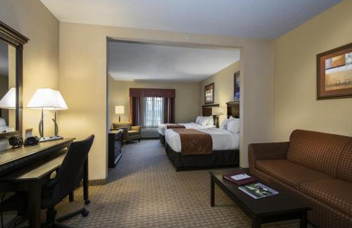 Conway Hotel | Comfort Suites: Oceanfront Paradise with Wheelchair Access