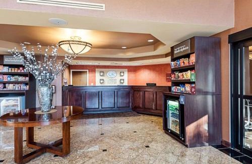Chantilly Hotel | Convenient Comfort Suites Dulles Airport with Pool & Breakfast