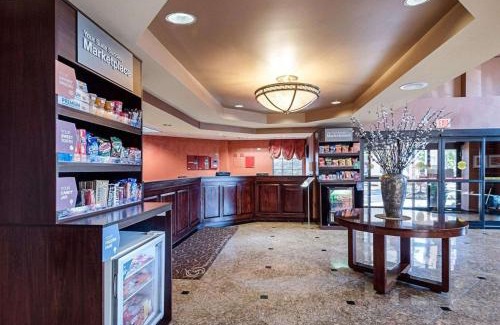 Chantilly Hotel | Convenient Comfort Suites Dulles Airport with Pool & Breakfast