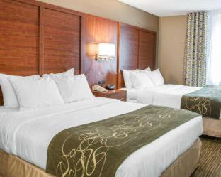 Elkhart Hotel | Relax at Comfort Suites North with Oceanfront Pool Access