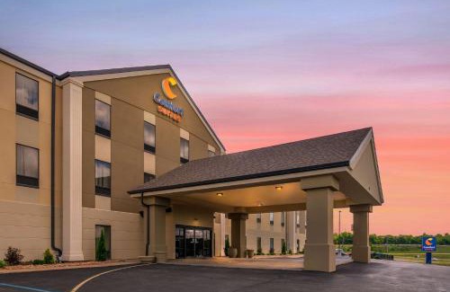 Jefferson City Hotel | Welcoming Comfort Suites in Jefferson City with Pool & Hot Tub