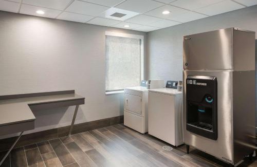 Tri-Cities Hotel | Pet-Friendly Comfort Suites Kennewick - Great Amenities Await