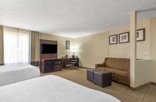 Locust Grove Hotel | Comfort Suites Locust Grove: Family-Friendly Getaway