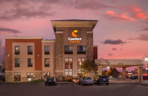 Manhattan Hotel | Comfort Suites Manhattan: Pet-Friendly Hotel with Pool