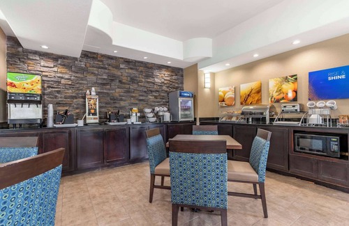 Wetmore Hotel | Convenient Comfort Suites Medical Center near Six Flags