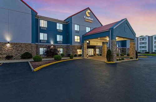 Lansing Hotel | Comfort Suites: Family-Friendly Stay Near I-80 and I-94