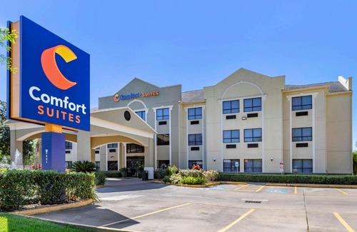 Woodlake - Briar Meadow Hotel | Relaxing Comfort Suites - Steps from the Galleria