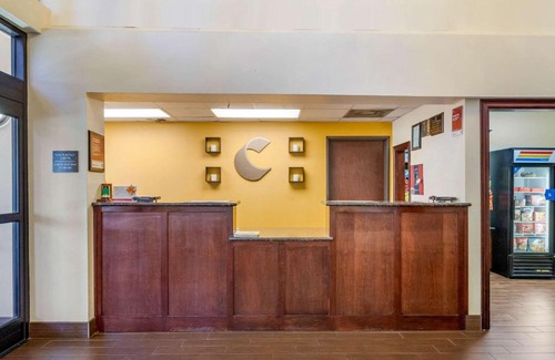 Woodlake - Briar Meadow Hotel | Relaxing Comfort Suites - Steps from the Galleria