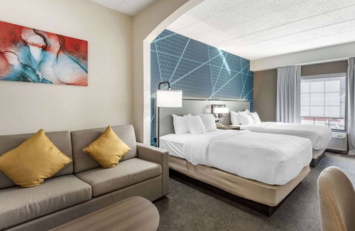 West Ocean City Hotel | Relaxing Comfort Suites Ocean City West with Pool & Spa
