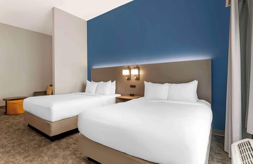 Sarasota Hotel | Family-Friendly Comfort Suites Sarasota near Siesta Key