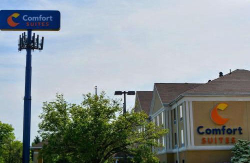 Moosic Hotel | Inviting Comfort Suites Scranton near Montage Mountain