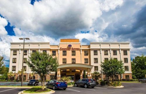 Simpsonville Hotel | Oceanfront Comfort Suites: Family-Friendly Retreat Awaits