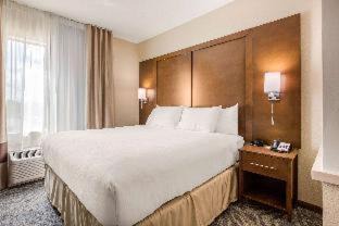 Franklin Park Hotel | Pet-Friendly Comfort Suites in Scenic South Austin