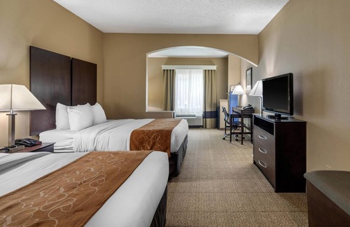 The Colony Hotel | Discover Comfort Suites The Colony - Family-Friendly Stay