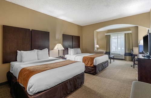 The Colony Hotel | Discover Comfort Suites The Colony - Family-Friendly Stay