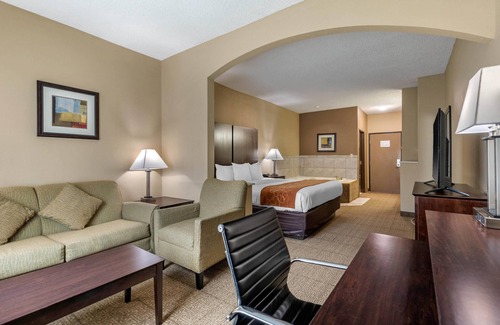 The Colony Hotel | Discover Comfort Suites The Colony - Family-Friendly Stay