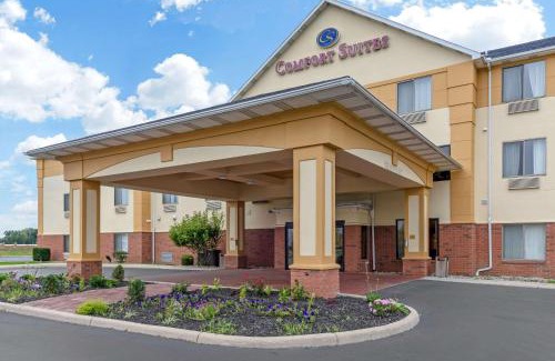 Findlay Hotel | Cozy Comfort Suites with Ocean View and Premier Amenities