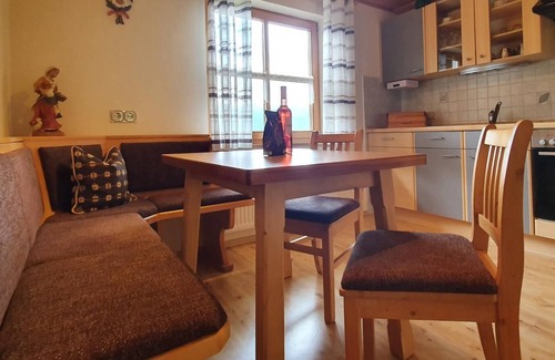 Arnbruck Apartment | Cozy Vacation Apartment with BBQ and Sunbathing Lawn
