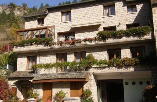 Sainte-Enimie Apartment | Cozy Cottage with Pool and Spa Overlooking Tarn