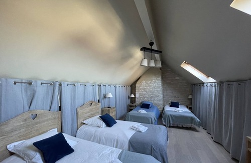 Saint-Cyr-les-Colons Cottage | Inviting Cottages with Breakfast in the Village - 10/10 Rated