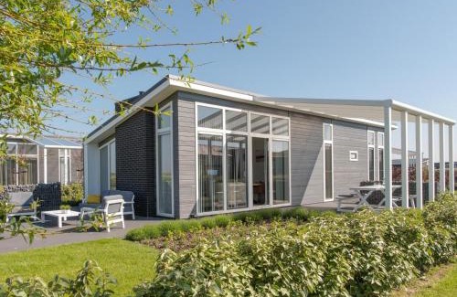 Wemeldinge House | Comfortabel en modern ingericht huis met uitzicht op het landschap 39