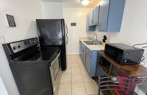 Northridge Apartment | Cozy 1-Bed Apartment in Dayton - Pet & Child Friendly