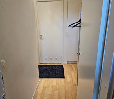 Itainen District Apartment | Cozy 1 Bedroom Apartment in Helsinki with Dining Options