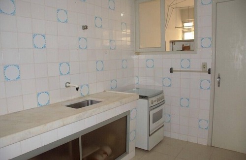 Guarapari Apartment | Cozy 2-Bedroom Apartment Steps from Morro Beach