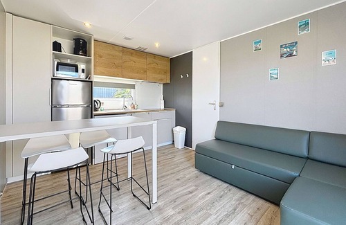 Jullouville-les-Pins House | Pet-Friendly Mobil-home Jullouville with Ocean View