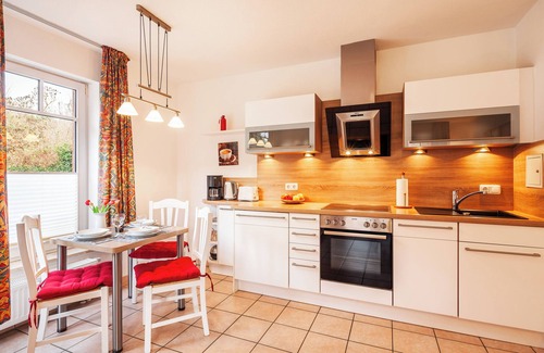 Alt Gaarz Apartment | Cozy 2-Room Apartment with Terrace Near Beach & Salzhaff