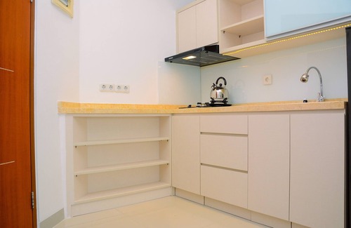 Chinatown Apartment | Cozy 2BR Green Central City Apartment with Pool & Kitchen