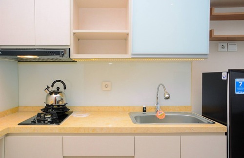 Chinatown Apartment | Cozy 2BR Green Central City Apartment with Pool & Kitchen