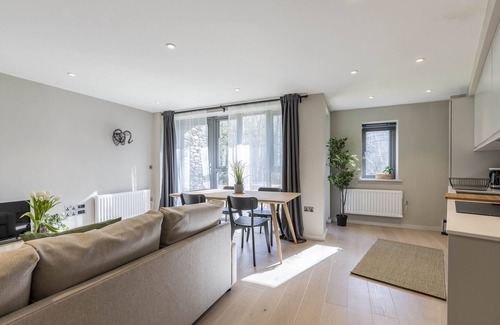 Backbarrow Apartment | Convenient 2BR Backbarrow Retreat with Free Parking