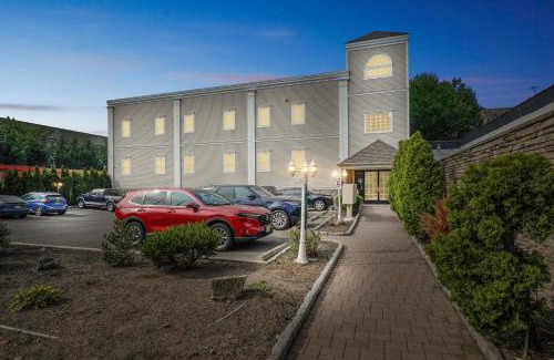 Passaic Apartment | Comfortable 2BR Retreat 15 Min to NYC condo