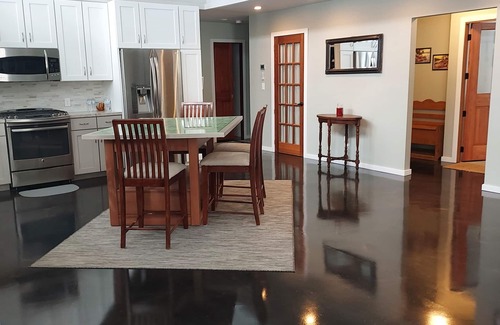 Grand Rapids House | Pet-Friendly Cape Cod Home with Lake Views & Family Focus