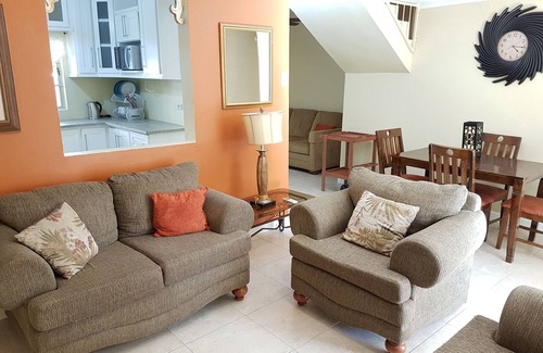 Valsayn House | Ideal 3 Bedroom Townhouse with Spa & Hot Tub in Prime Locale