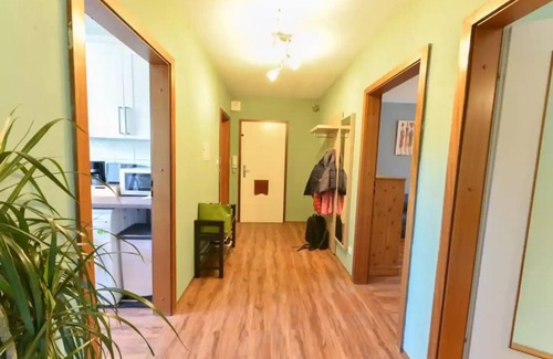 Region Hannover District Apartment | Cozy 3-Room Apartment Perfect for Messe Fair Visitors