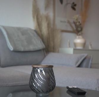 Linden-Mitte Apartment | Prime 80 m2 MuYa Apartments with WiFi & Netflix Access