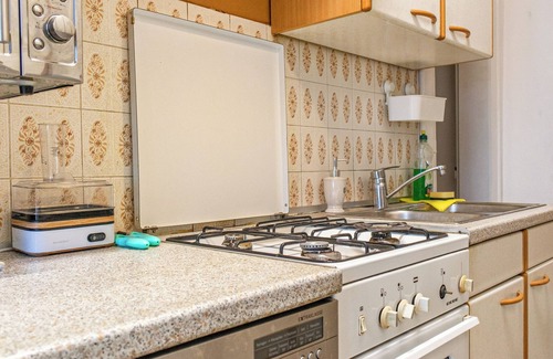 Brigittenau Apartment | Comfortable 3BR Danube & Millenium Tower