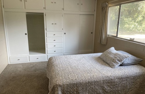 Modesto Other | Cozy Country Home with Spa & Hot Tub - Near Hwy 99