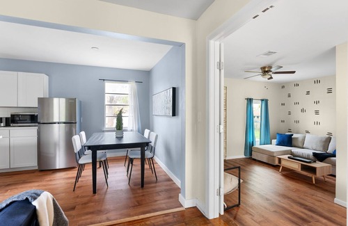 North Austin Civic Association House | Comfortable 6BR 3BA Home w Large Yard