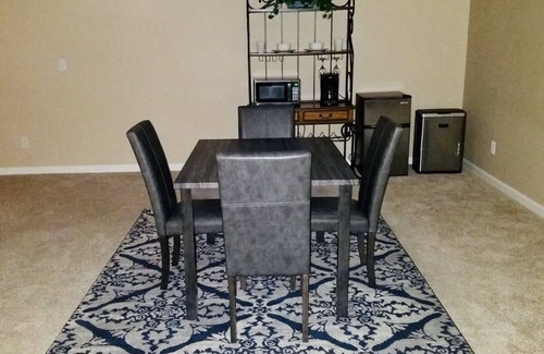 Peachtree Corners House | Tranquil Daylight Basement Apartment with Pool Access