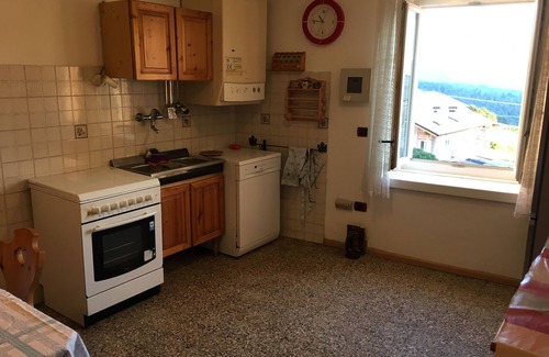 Predaia Apartment | Cozy Family Retreat with Spa and Kitchen Amenities