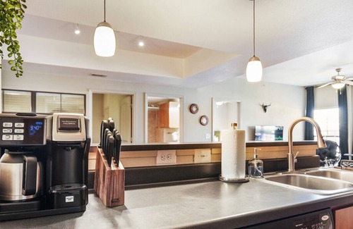 North Loop Apartment | Family-Friendly Retreat for 8 in North Austin - Rated 9.6